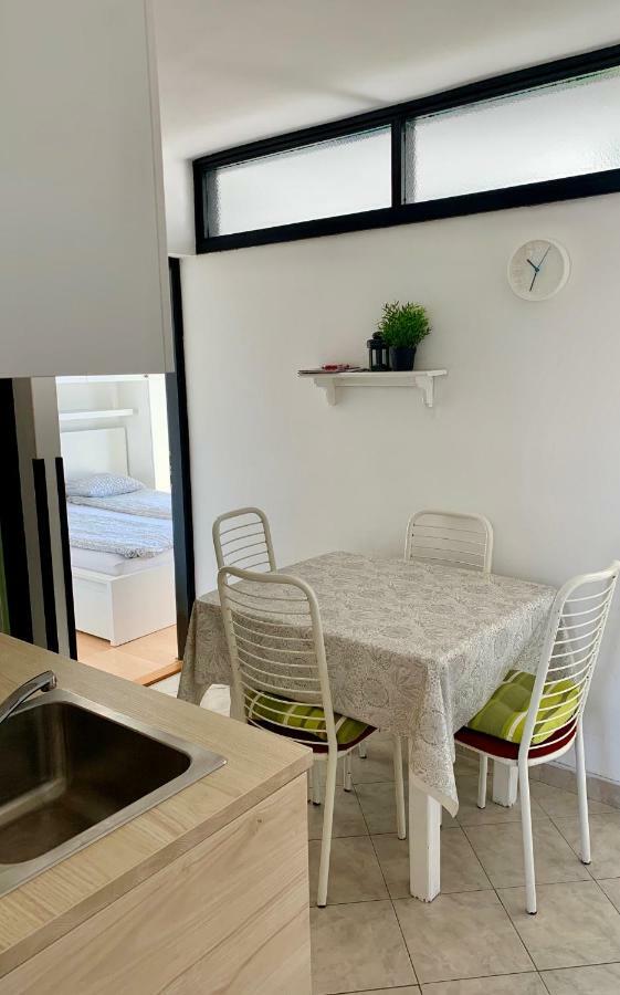 Apartment Bujas Raslina ภายนอก รูปภาพ