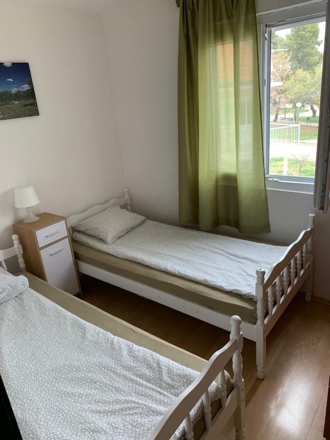 Apartment Bujas Raslina ภายนอก รูปภาพ